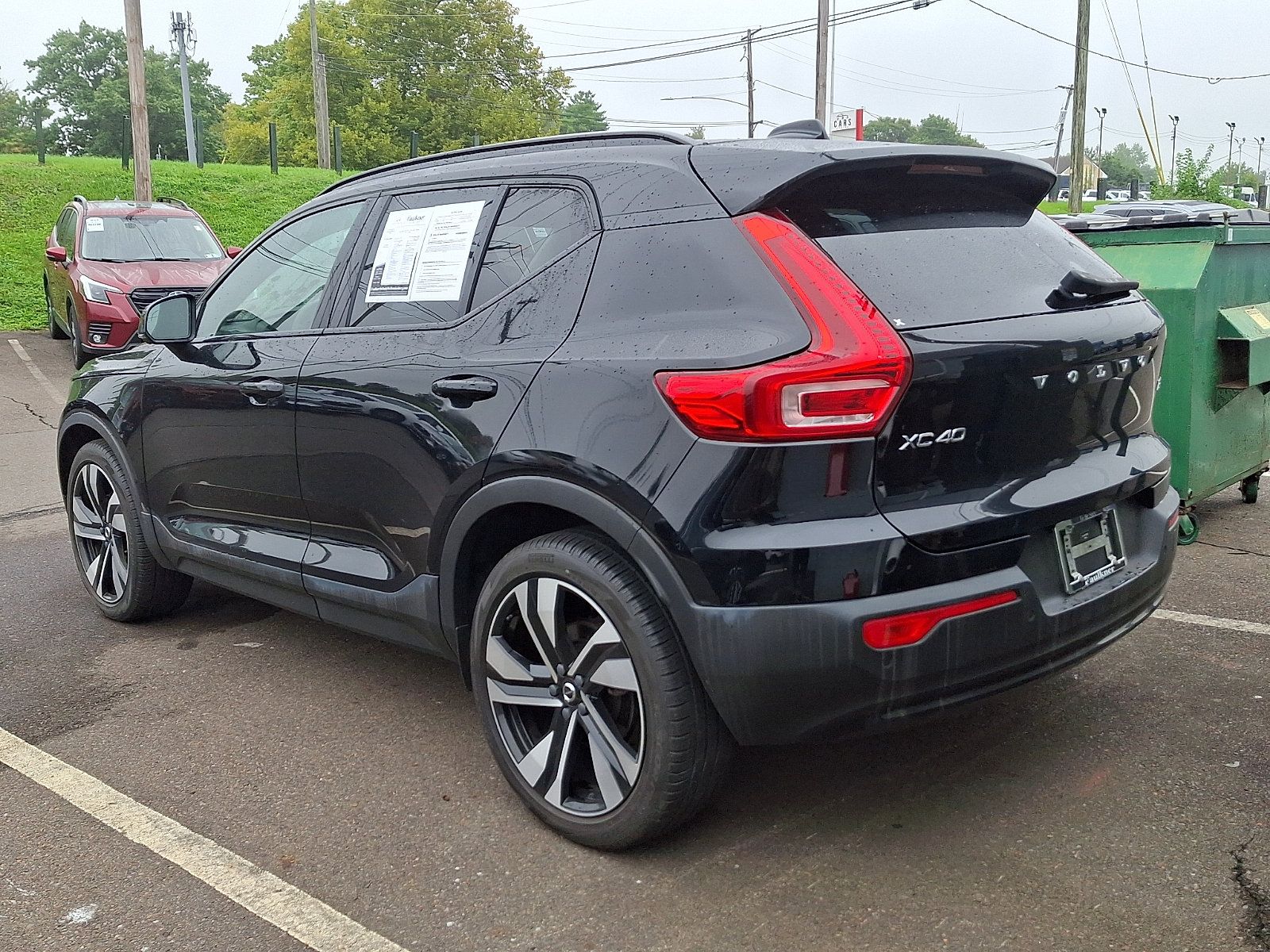 Used 2023 Volvo XC40 B5 Plus w/ Climate Package AWD/4WD image 3