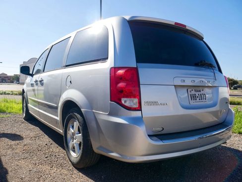 Used 2012 Dodge Grand Caravan SXT image 4