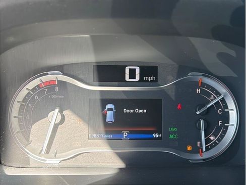 Used 2017 Honda Pilot Touring image 18
