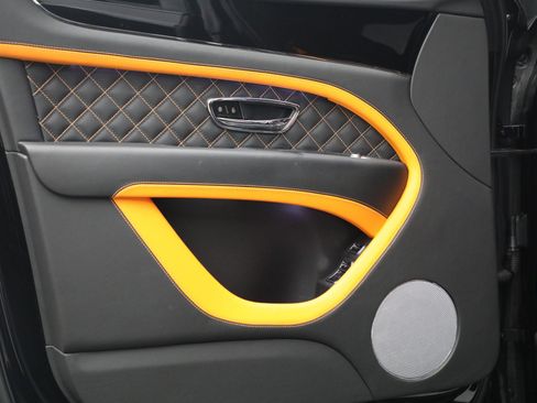 Used 2023 Bentley Bentayga Speed image 17