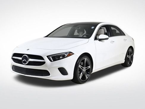 Used 2021 Mercedes-Benz A 220 image 1