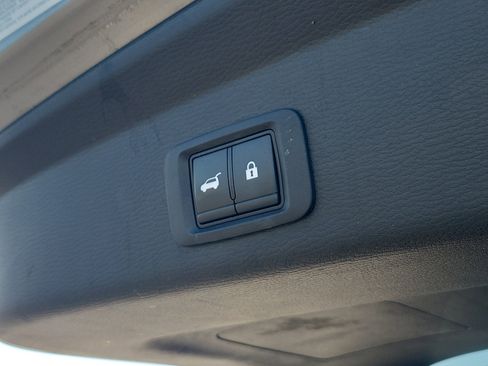 Used 2023 Mitsubishi Outlander SE image 14