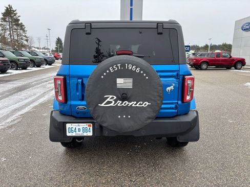 Used 2023 Ford Bronco Outer Banks image 4