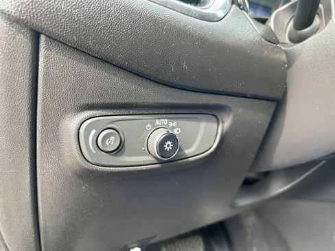 Used 2019 Chevrolet Equinox LT w/ Driver Convenience Package image 23