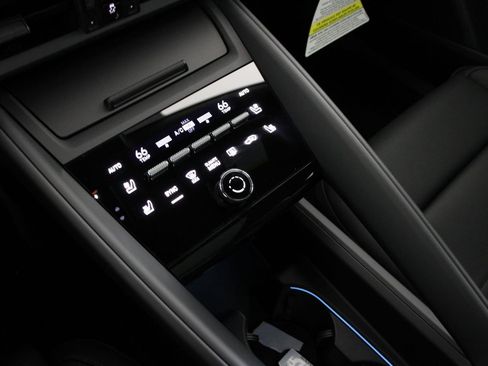 New 2026 Porsche Macan Electric RWD image 15