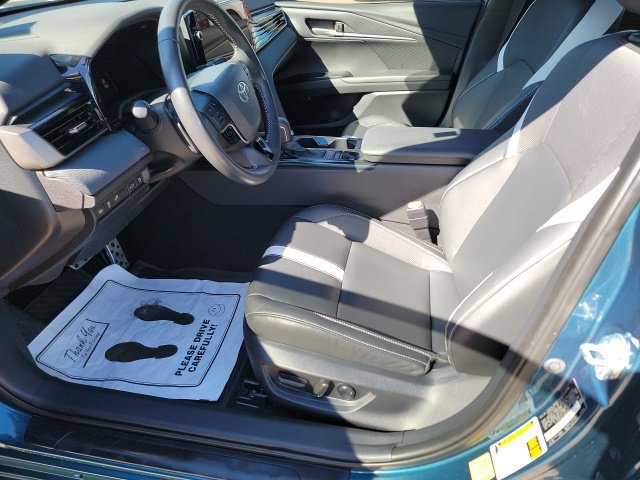 Used 2025 Toyota Camry SE w/ Multimedia Upgrade Package FWD image 10
