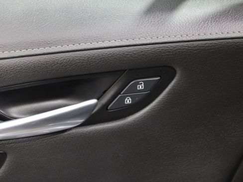 Used 2021 Cadillac XT4 Premium Luxury image 9