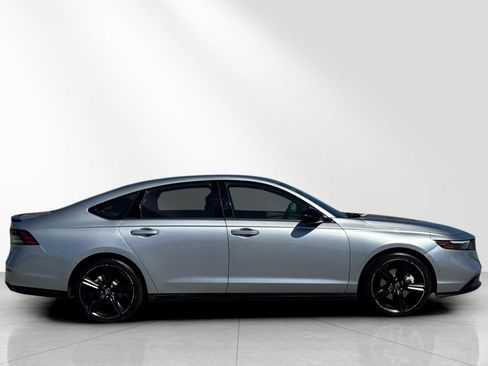 Used 2023 Honda Accord Sport image 3