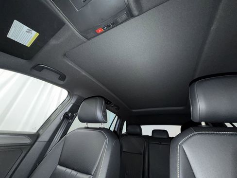 Used 2024 Volkswagen Tiguan SE R-Line image 21