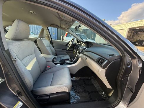 Used 2014 Honda Accord LX image 25