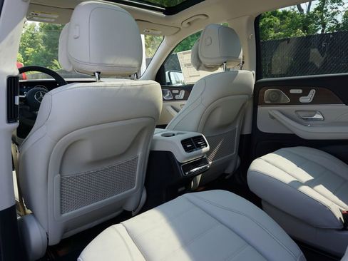 New 2026 Mercedes-Benz GLS 450 4MATIC image 36
