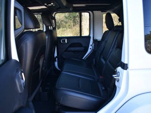 Used 2023 Jeep Wrangler Unlimited Sahara image 10