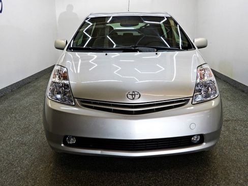 Used 2005 Toyota Prius w/ Pkg 6 FWD image 2