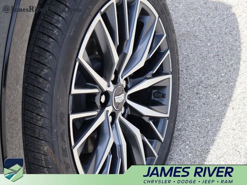 Used 2024 Cadillac XT4 Sport FWD image 40