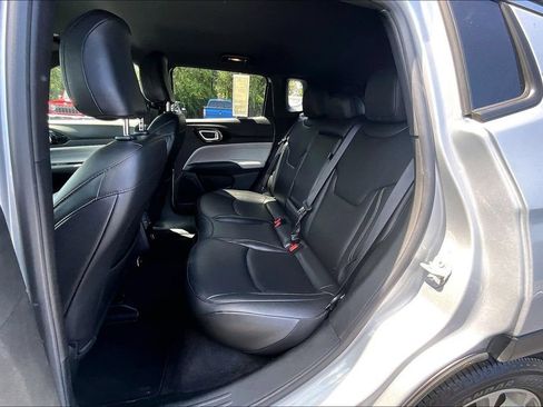 Used 2025 Jeep Compass Limited AWD/4WD image 22