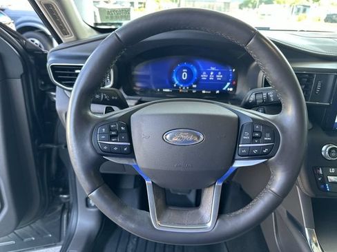 Used 2020 Ford Explorer Platinum w/ Premium Technology Package AWD/4WD image 15