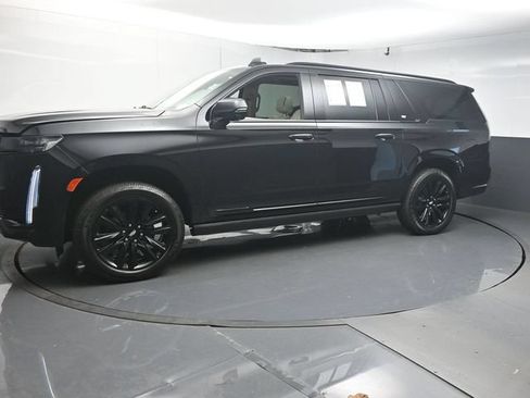 Used 2022 Cadillac Escalade ESV Sport Platinum AWD/4WD image 4