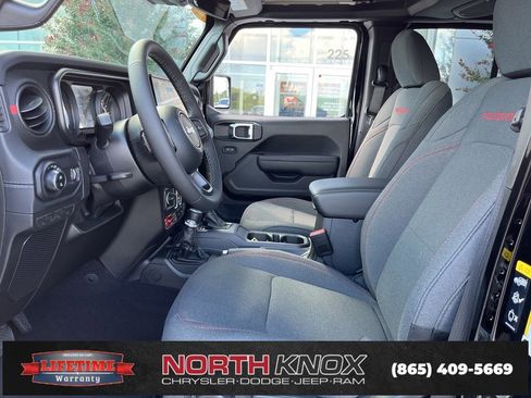 New 2025 Jeep Gladiator Rubicon w/ Convenience Group image 3