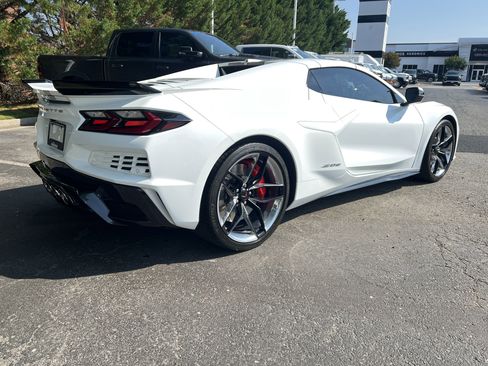 Used 2025 Chevrolet Corvette Z06 w/ Chrome Exterior Badge Package image 10