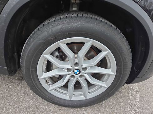 Used 2021 BMW X5 xDrive40i w/ Premium Package image 2