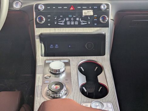 New 2025 Genesis GV80 3.5T Prestige image 16