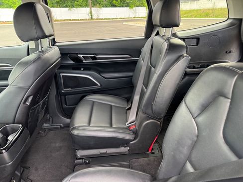 Used 2025 Kia Telluride S AWD/4WD image 11