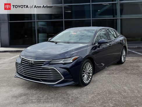 Used 2022 Toyota Avalon Limited FWD image 9
