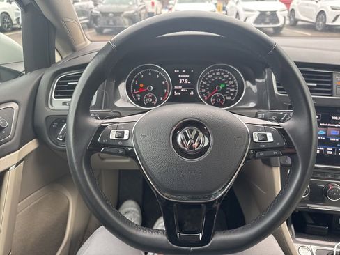 Used 2019 Volkswagen Golf SE w/ Driver Assistance Package image 18