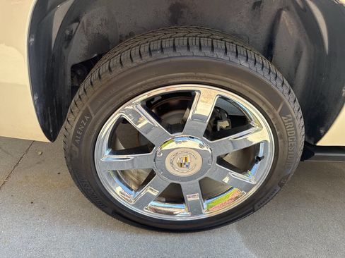 Used 2012 Cadillac Escalade EXT Premium AWD/4WD image 21