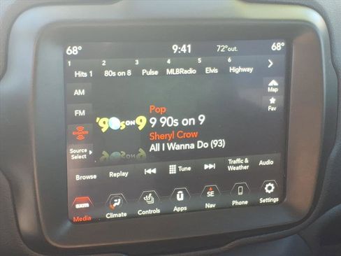 Used 2022 Jeep Renegade Trailhawk image 8