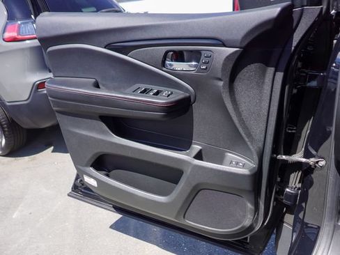 Used 2022 Honda Pilot Black Edition image 17