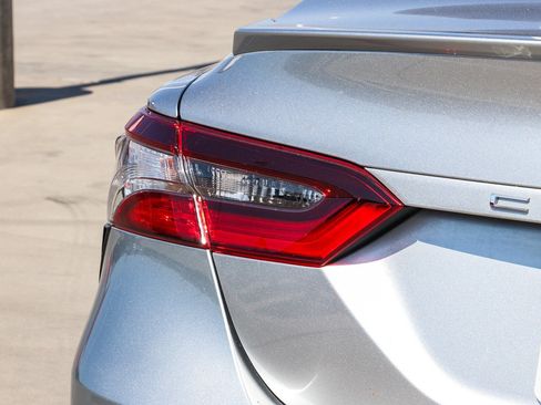 Used 2023 Toyota Camry SE w/ Convenience Package FWD image 7