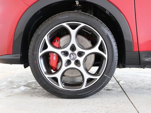 New 2025 Alfa Romeo Tonale w/ Premium Package image 44