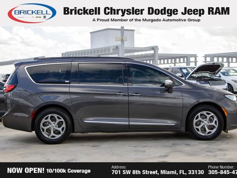 Used 2022 Chrysler Pacifica Limited image 4