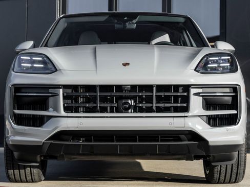 Certified 2026 Porsche Cayenne Coupe AWD/4WD image 8