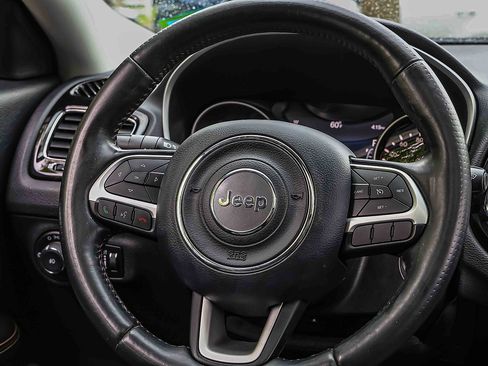 Used 2018 Jeep Compass Limited w/ Navigation Group AWD/4WD image 14