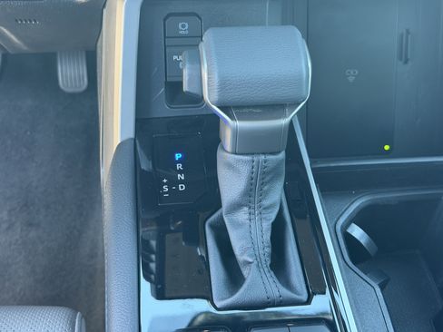 Used 2025 Toyota Sequoia Limited image 21