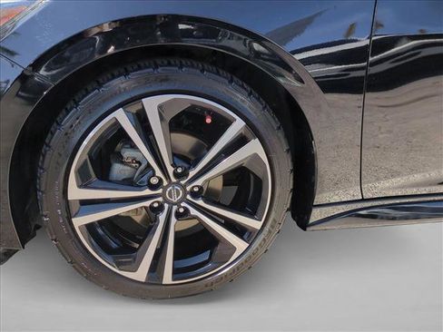 Used 2021 Nissan Sentra SR w/ SR Premium Package image 23