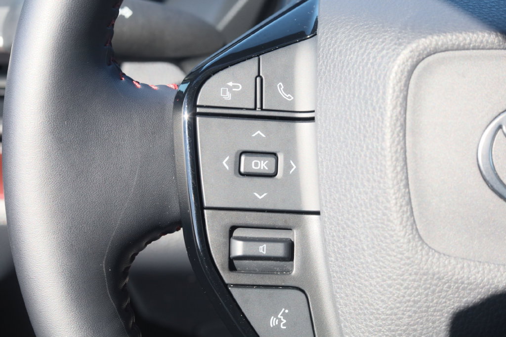 Used 2024 Toyota Prius Prime FWD image 9