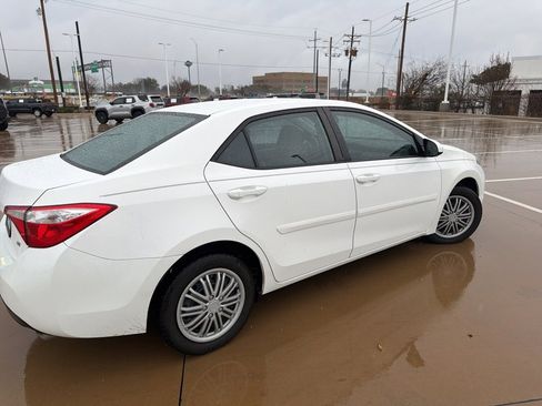 Used 2016 Toyota Corolla LE image 3