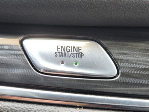 Used 2024 Buick Enclave Essence w/ Technology Package FWD image 18