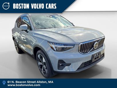 New 2025 Volvo XC40 B5 Plus w/ Protection Package Premier