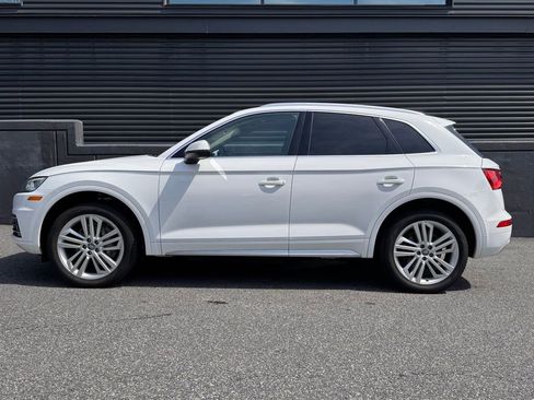 Used 2018 Audi Q5 2.0T Premium Plus w/ Premium Plus Package AWD/4WD image 2