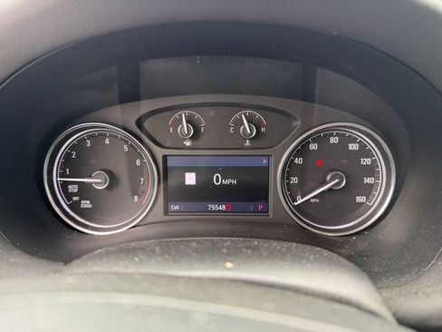 Used 2020 Buick Enclave Essence w/ Sound and Sites Package FWD image 11