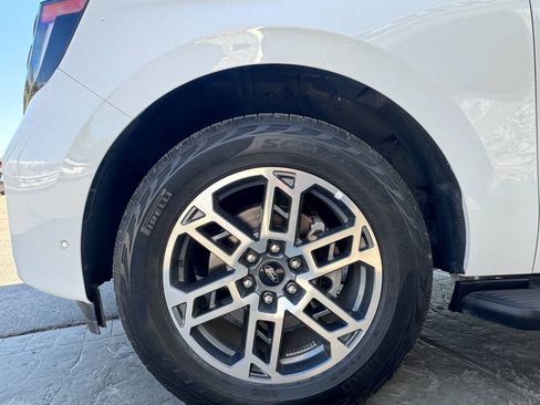Used 2025 Ford Expedition Active AWD/4WD image 27