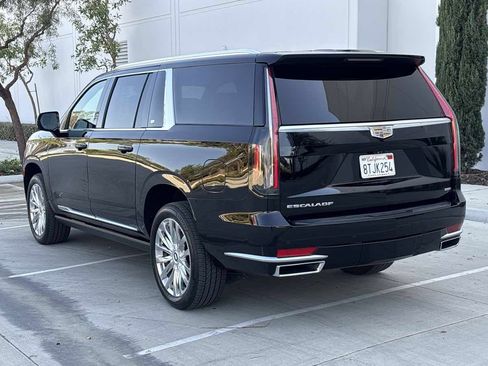 Used 2021 Cadillac Escalade ESV Premium Luxury w/ Driver Assist Tech Package RWD image 5