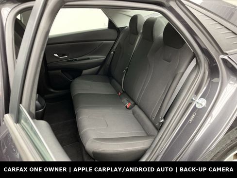 Used 2021 Hyundai Elantra SE FWD image 9
