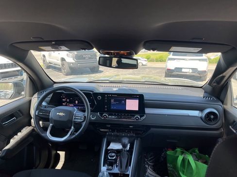 Used 2024 Chevrolet Colorado LT w/ LT Convenience Package II image 5