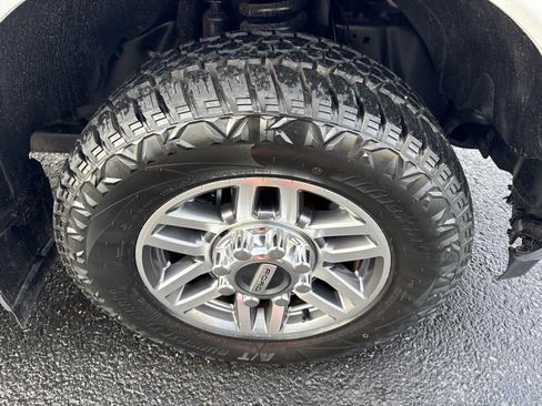 Used 2019 Ford F350 Lariat w/ Camper Package image 12