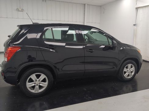Used 2020 Chevrolet Trax LS FWD image 10